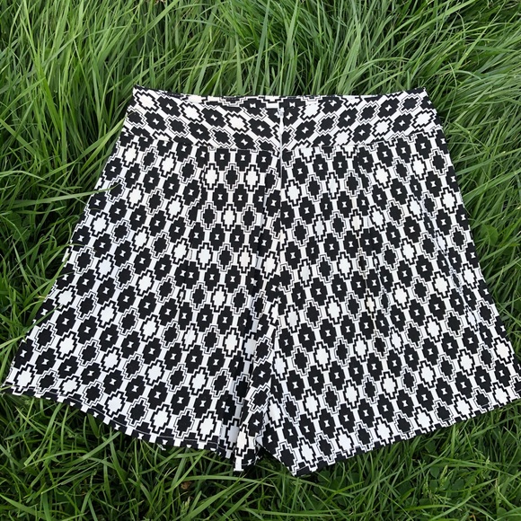 Design Lab Print Skort - Picture 3 of 8